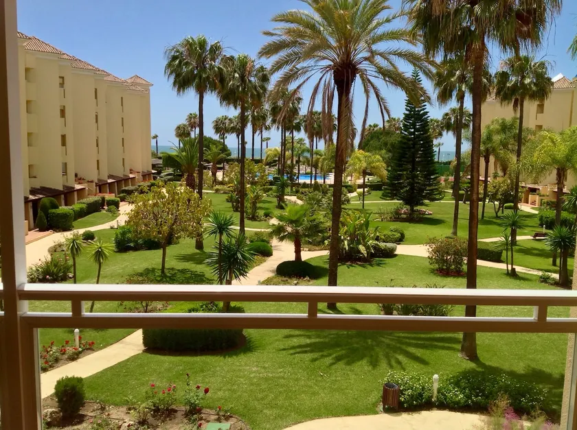 Islantilla on the beachfront, swimming pool - Image 1
