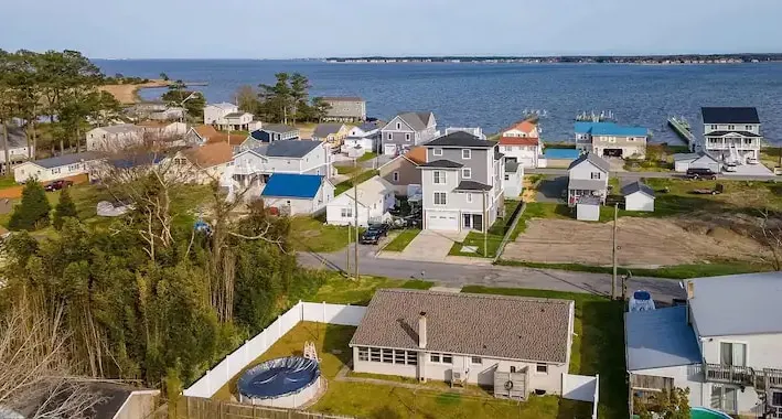 Comfy 3-Bedroom Near The Beach With A Pool & Grill - Image 1