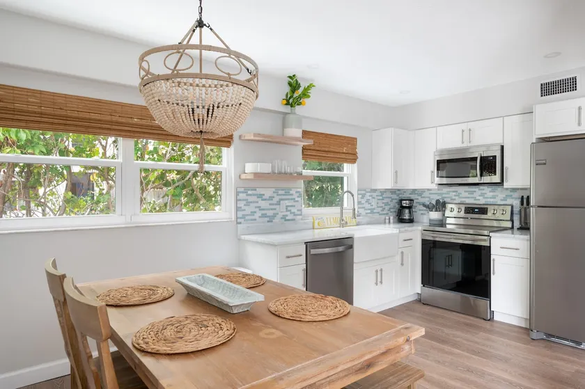 Seashell Shack: Beachside & Walkable to Dining - Image 1