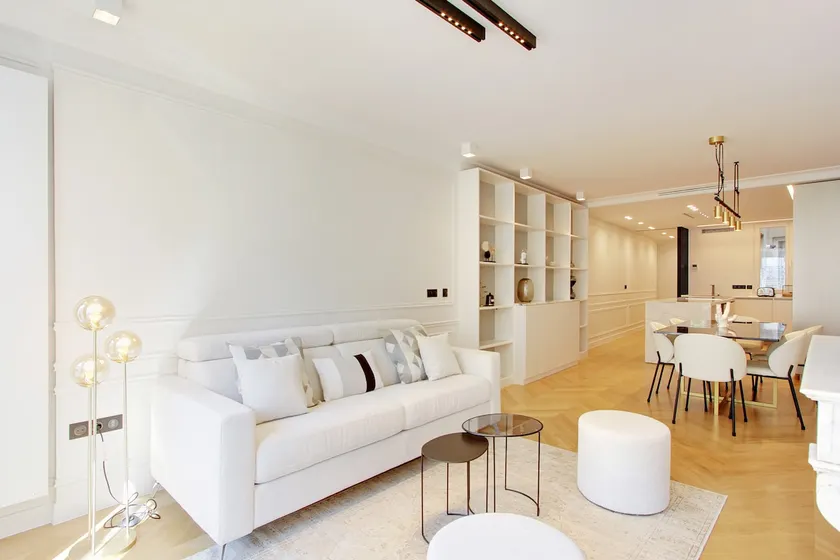 ★ 5-Stars Apartment with View and Air Conditioner - Image 1