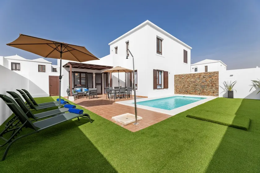 Luxury Villa Lanzarote - Image 1