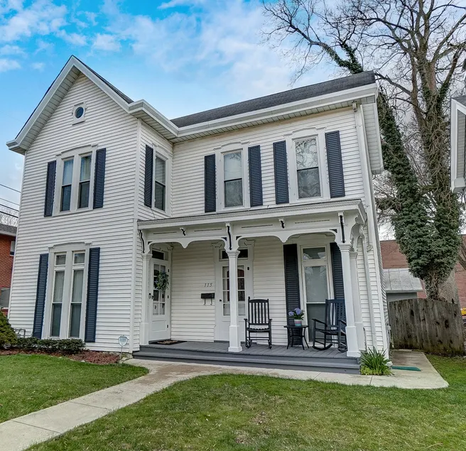 General Mitchel Historic Home in Downtown Lebanon - Image 1