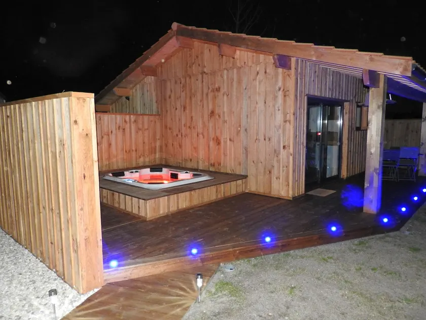 Le cabanon du bassin - Your hosts: Pierre and Nicole - Image 1