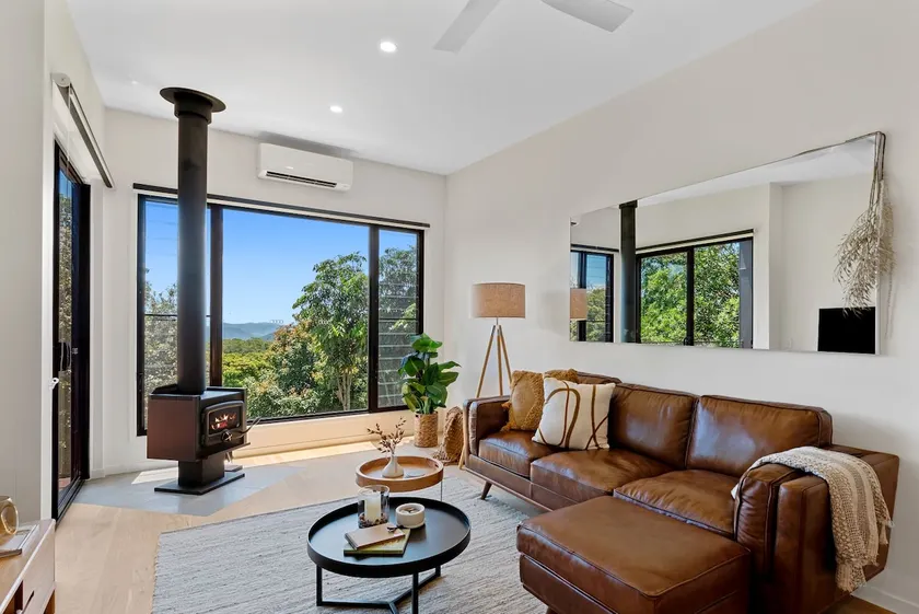Luxury 1 Bedroom Villas with Indoor Fireplace - Image 1