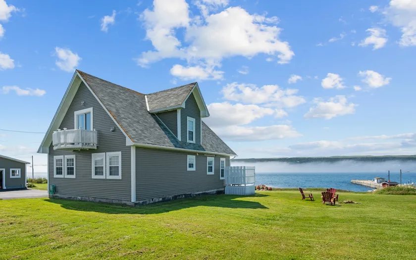 Luxury 3 Bedroom Chalet in Trepassey, Irish Loop - Image 1