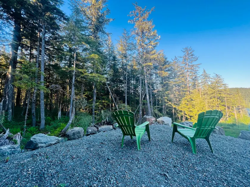 Entire rental unit Beautiful 1 bedroom with a view - Image 1