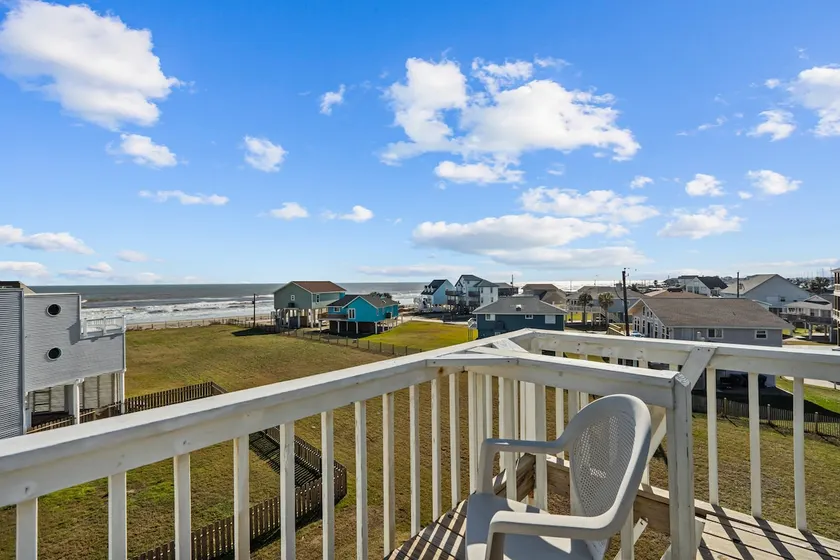 Beachfront, Unobstructed Views, 3/3/ Pets welcome! - Image 1