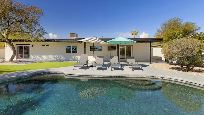 Moon Valley Gem: Entertain in Style - Image 1