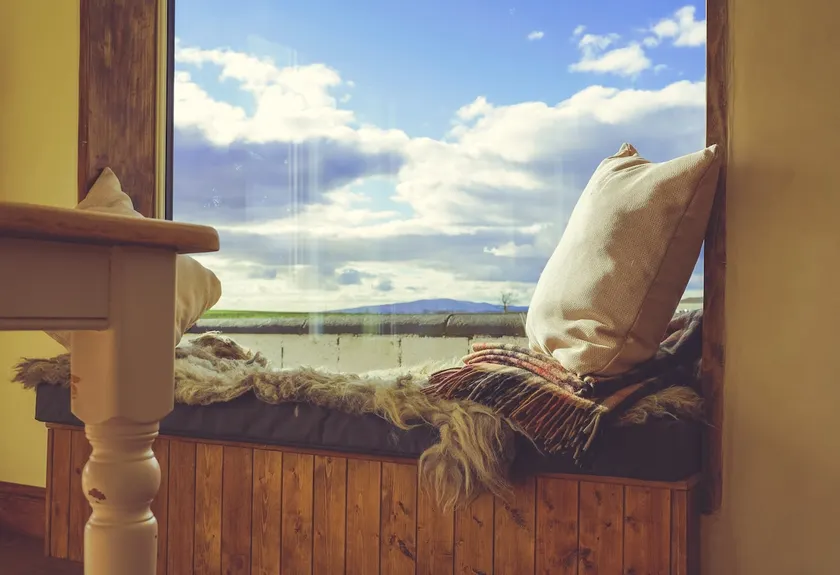 Rural 2-bed cottage, wood-fired hot tub & food - Image 1