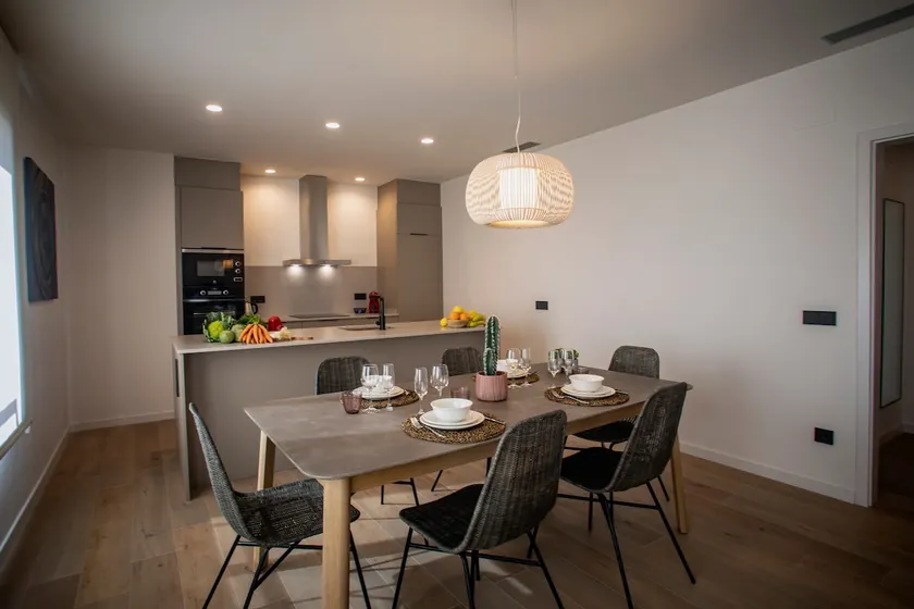 3 bedroom apartment (R3) on the Rambla in Figueres - Image 1