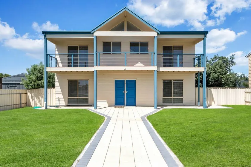 Two Blue Doors - All Linen Included - Image 1