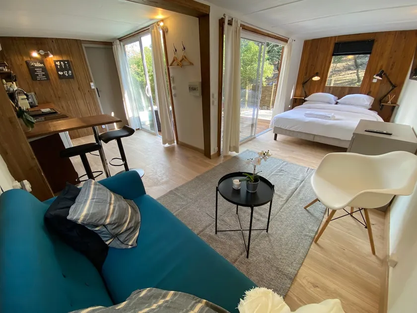 Superb Cabin*JACUZZI*GARDEN*AIR CONDITIONING*WIFI*PARKING - Image 1