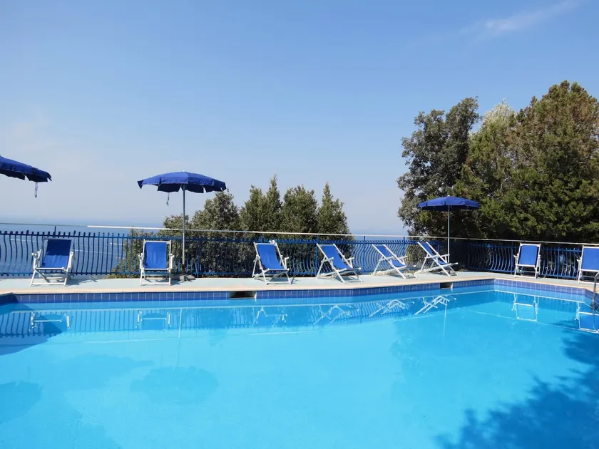 Baia Serena Chalet sea view kitchenette adults 4 - Image 1
