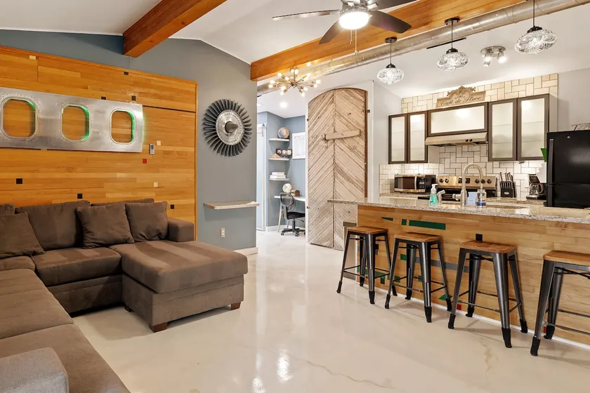 Austin ADVENTURE HOUSE+ Central near Downtown - Image 1