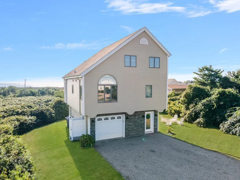 Relaxing, Ocean Views, Walk to Several Amenities - Image 1