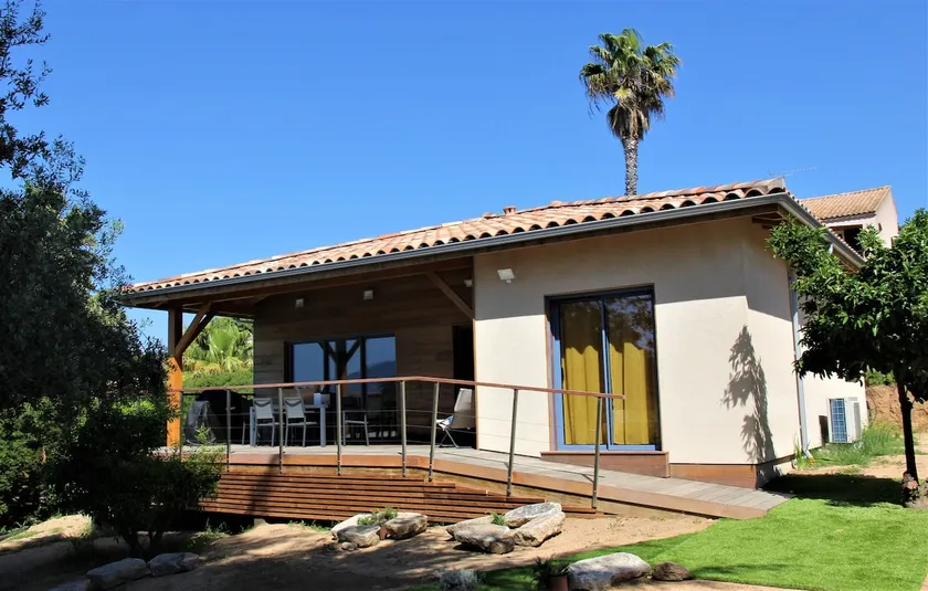 New independent house close to the beach - Image 1