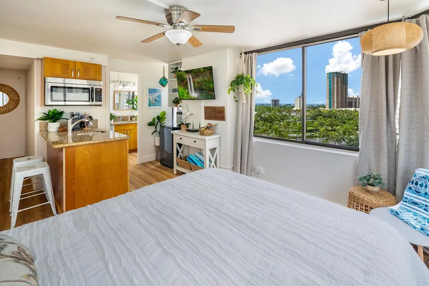 Surf Shack Waikiki-Ocean Views & Newly Renovated! - Image 1