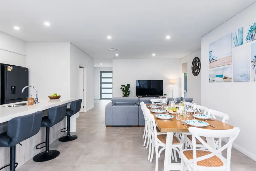 'Harbour Escape' A Pristine Beachside Lifestyle - Image 1