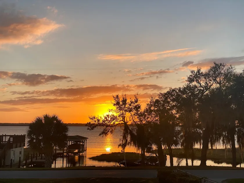 Lake Minneola Sunset Cottage - Lakefront Home - Sun Water Florida! - Image 1