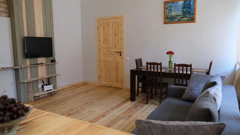 Historic apartment with Wooden floors in the Hearth of Old-town Riga - Image 1