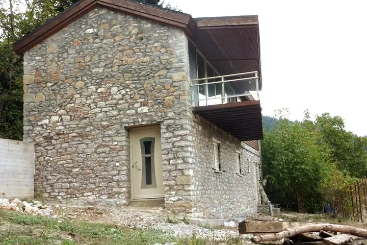 The old stone barn that became... a maisonette - Image 1