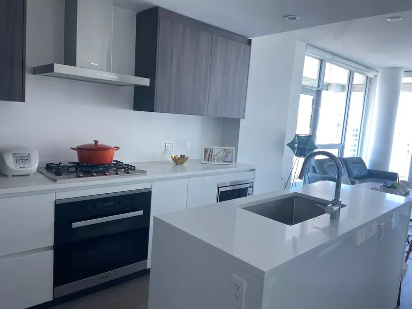 Richmond center Brand New 3 bedroom apartment - Image 1