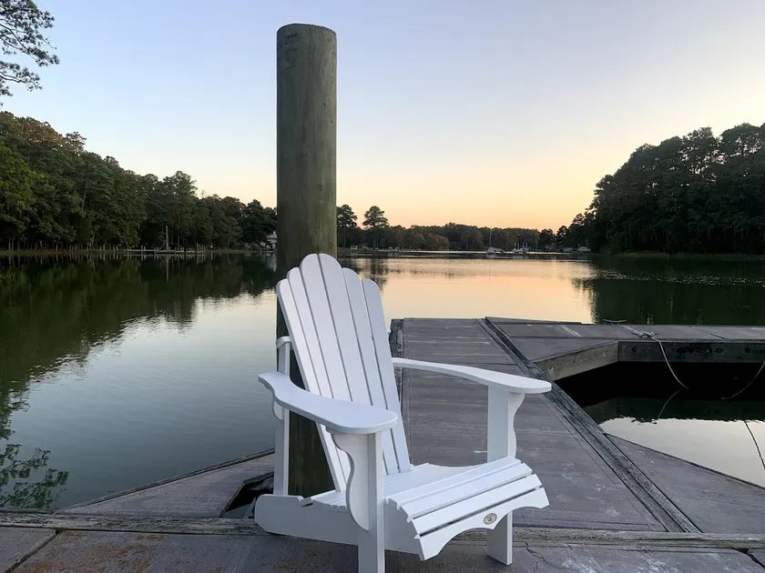 Magnolia Cove waterfront 1BR upper cottage - Image 1