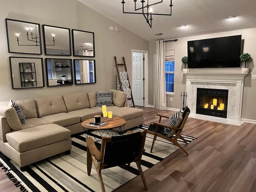 Luxurious Grand Park Home with Game Room and XBox - Image 1