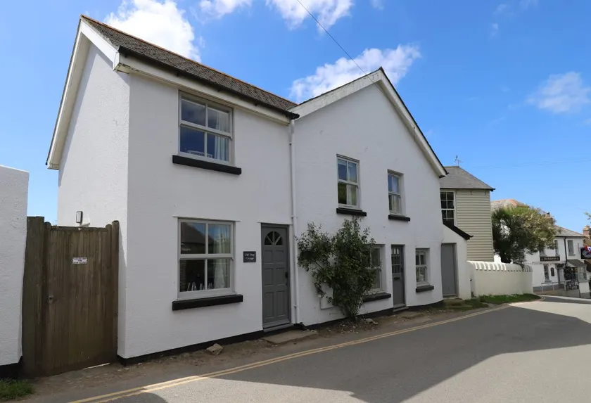 Old Shop Cottage near to the golden Bantham Beach - Image 1