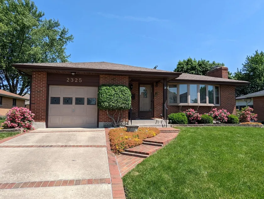 The Retro Bungalow in Dayton 3bd/2ba - Image 1