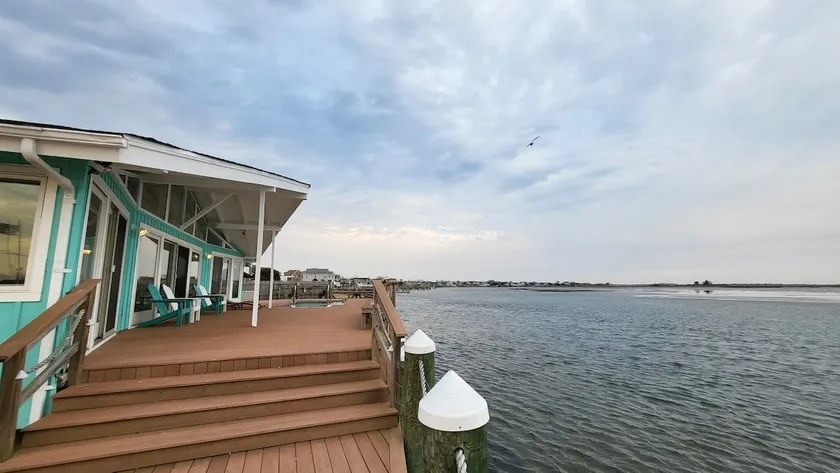Waterfront Getaway Just 40 Min from Manhattan! - Image 1