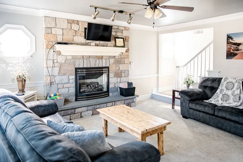 Prime Location:Spacious Renovated Gordonville Home - Image 1