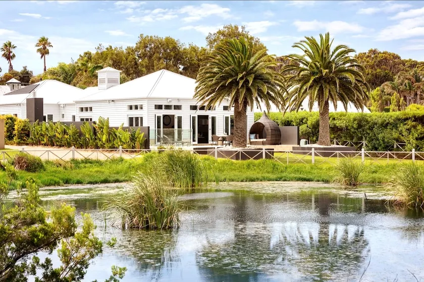 Luxurious Portsea Lakehouse - Image 1