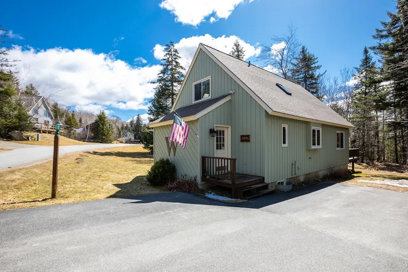 4BR Family Retreat | Hiking, Skiing & Mt Snow - Image 1