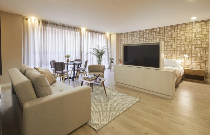 Exclusive El Virrey Loft | Prime Location 306 - Image 1