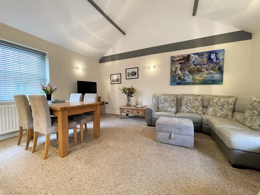 Arthurs Cottage -Charming Courtyard Cottage in the heart of Kendal, The Lake District - Image 1