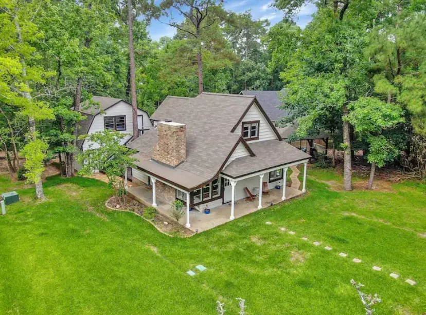 Bavarian Lake Cottage - Kayaks/Lake access/Hot tub - Image 1