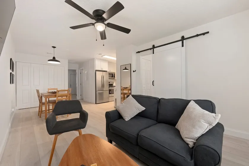 Sleek & Relaxed - Image 1