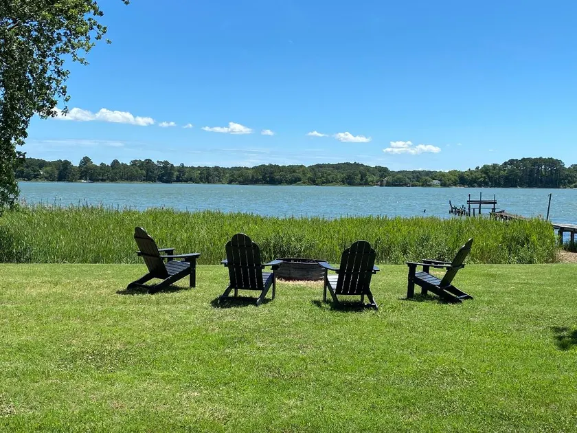 Bay Breeze Home on private waterfront - Image 1