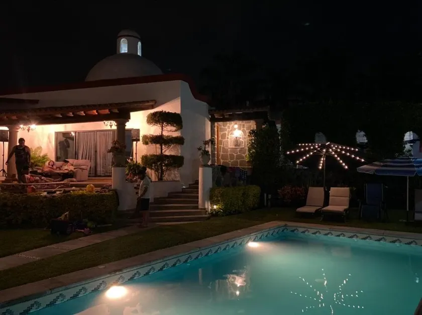 VACATION HOME WITH POOL AND GARDEN - Image 1