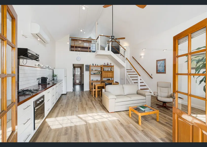 Quaint, modern cottage 'Little Highland', sleeps 4 - Image 1