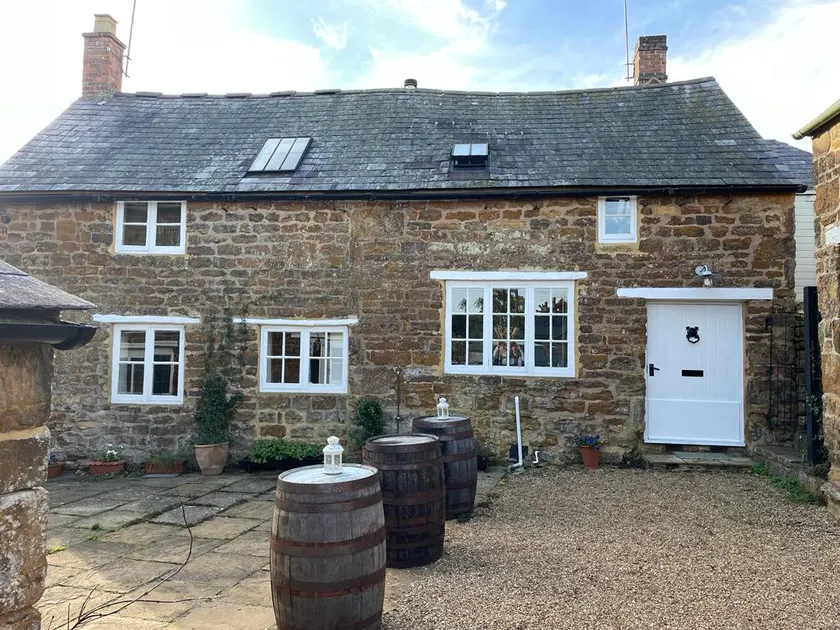 The Cottage, Byfield - Image 1