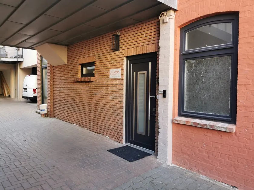 Small courtyard apartment in the middle of the old town - Image 1