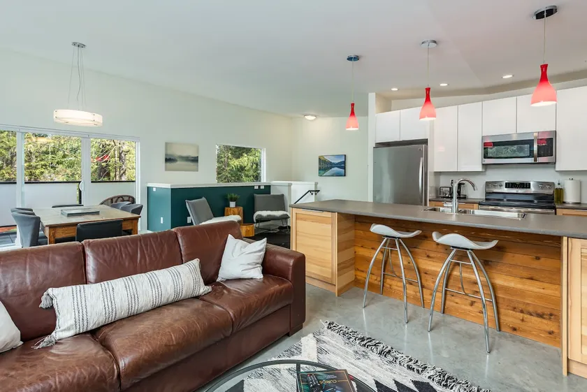 Boulder Hill Guest House - Image 1