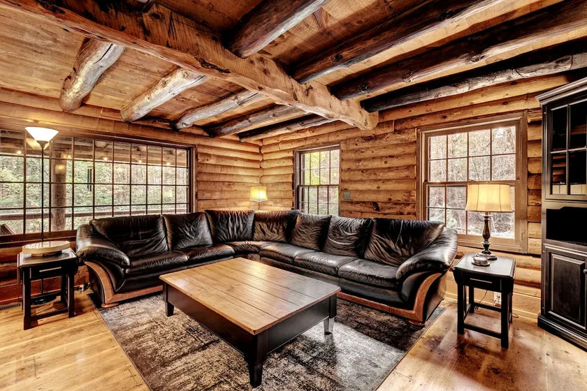 Beautiful Brook-side Log Cabin on 3 Private Acres - Image 1