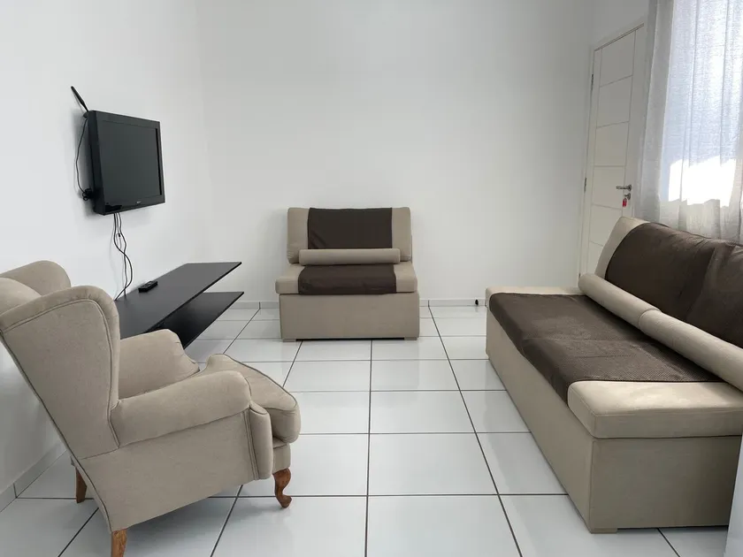 AP3- Furnished 2-bedroom apartment + WiFi + Parking - Image 1