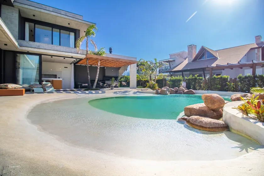 Amazing house with spa and private artificial beach! - Image 1
