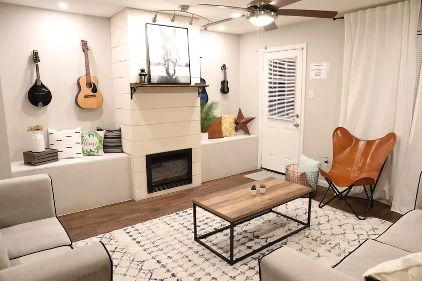 HUGE! IAH Airport /Comfy Humble Hideaway! Houston! - Image 1