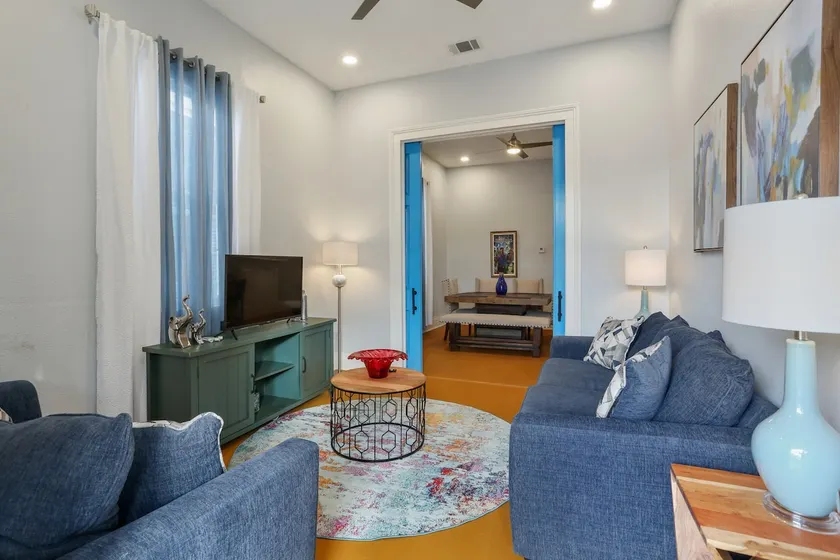 Bright 2 BD Algiers Point Home Steps to NOLA Ferry - Image 1