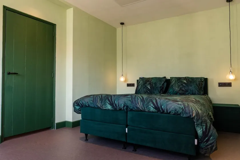 Klompenmaker apartment with kitchen, bathroom, bedroom. - Image 1